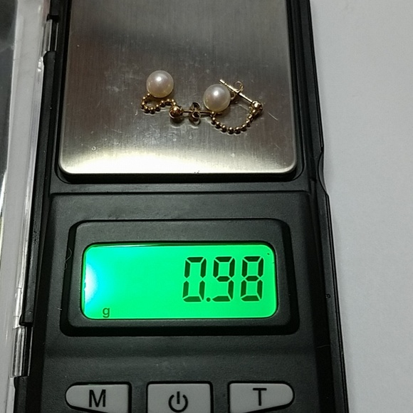 Delicate Akoya 5.8mm Pearl drop Earrings - Picture 3 of 3